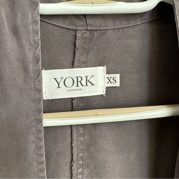 𝅺Women’s Sweater - Picture 3 of 4